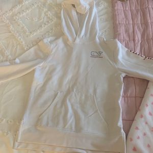 Vineyard vines hoodie